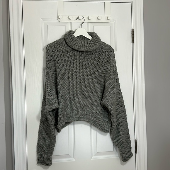 Moth for Anthropologie.  Cropped turtleneck knit sweater. Size Small. - Picture 2 of 5